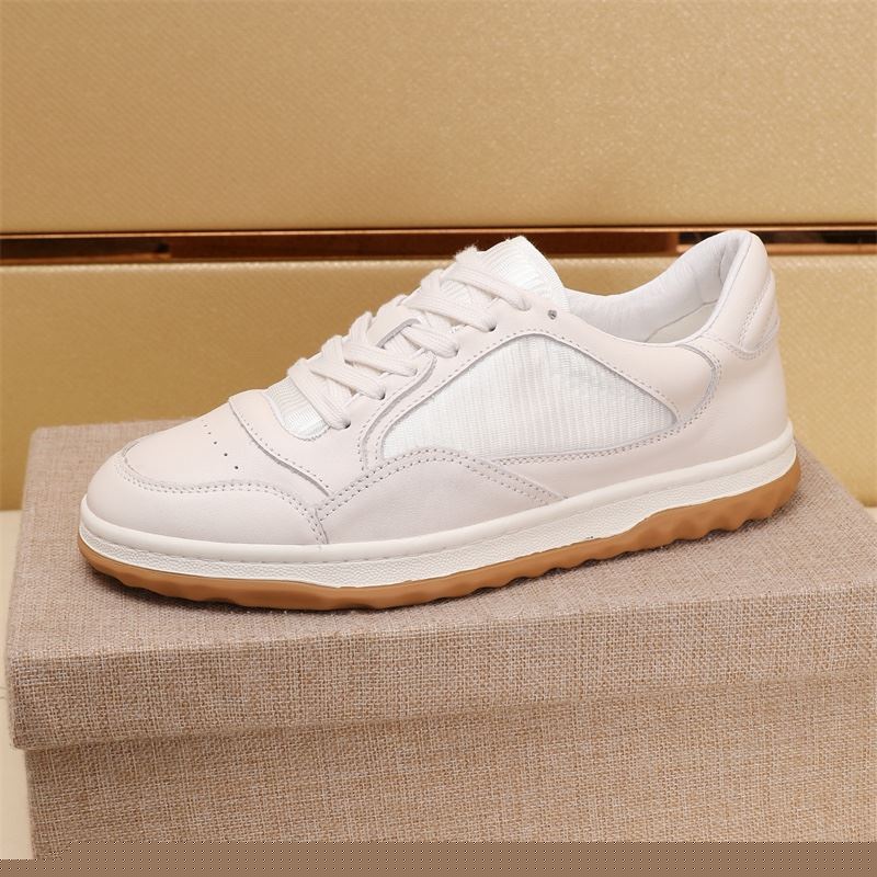 G*u*i casual shoes